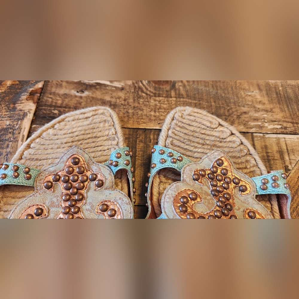 BRIDGET SHUSTER Leather Studded Esparadille Fluer De Lis Sandals Size 8 - Picture 9 of 10